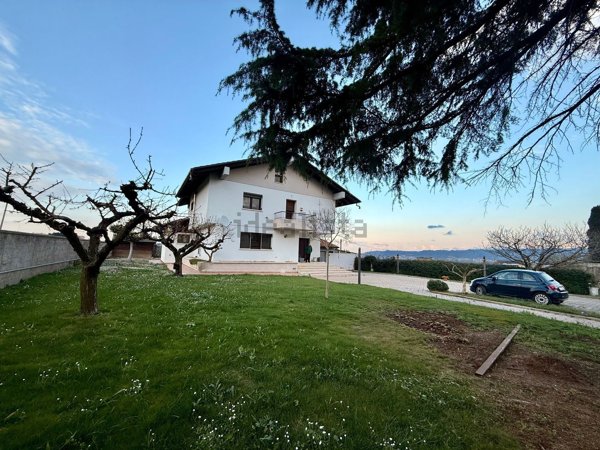 casa indipendente in vendita a Spoltore in zona Santa Teresa