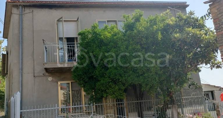 casa indipendente in vendita a Spoltore