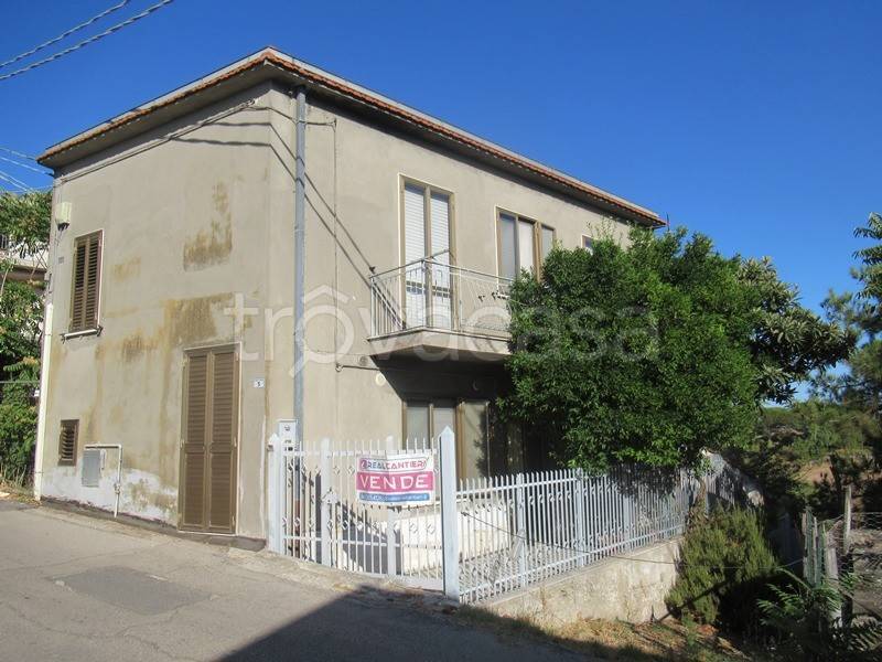 casa indipendente in vendita a Spoltore