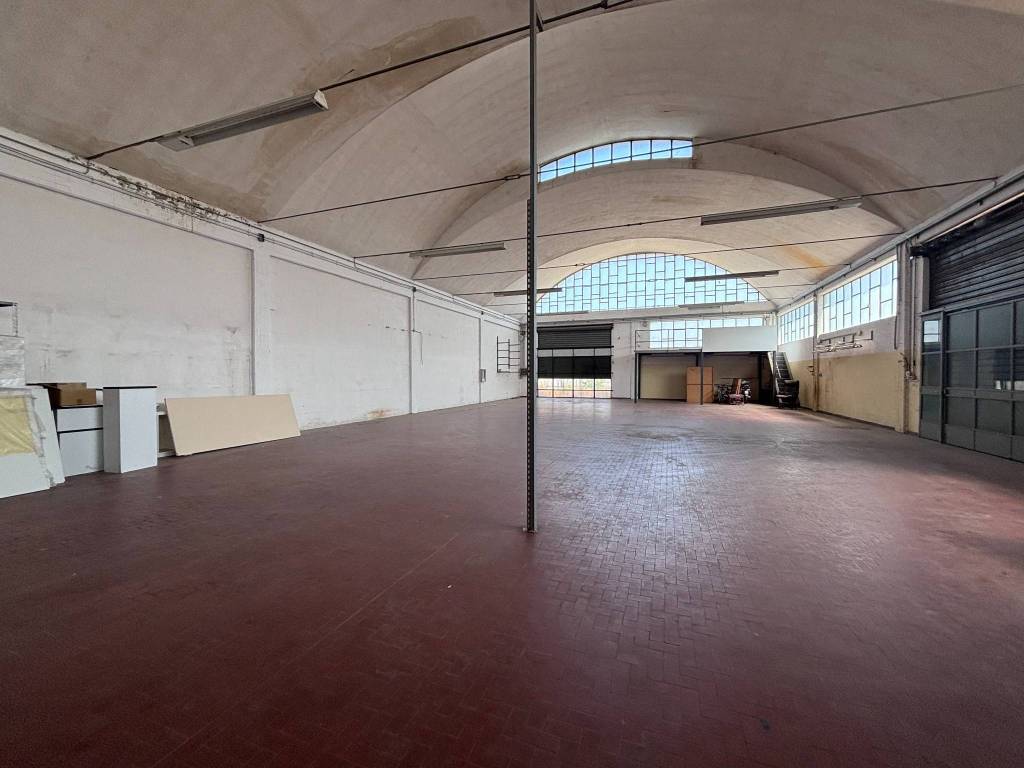locale commerciale in vendita a Spoltore