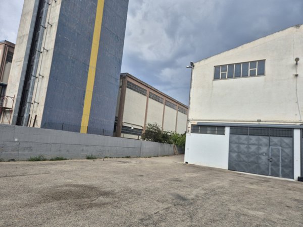 ufficio in vendita a Spoltore in zona Villa Raspa