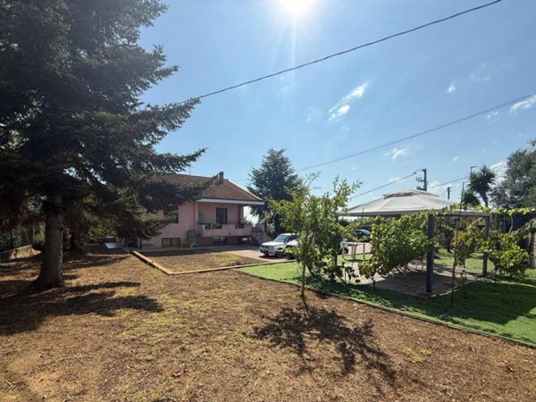 casa indipendente in vendita a Spoltore