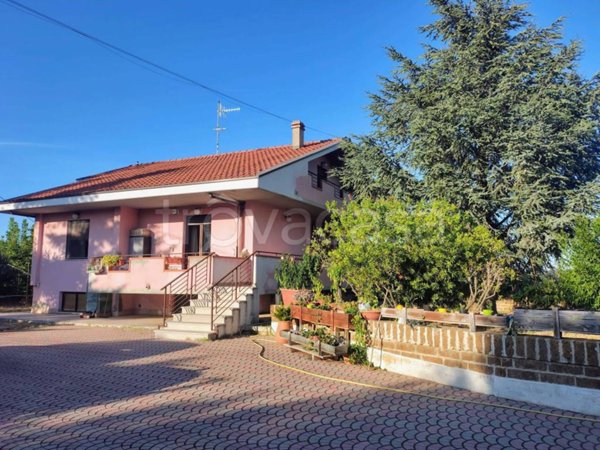 casa indipendente in vendita a Spoltore