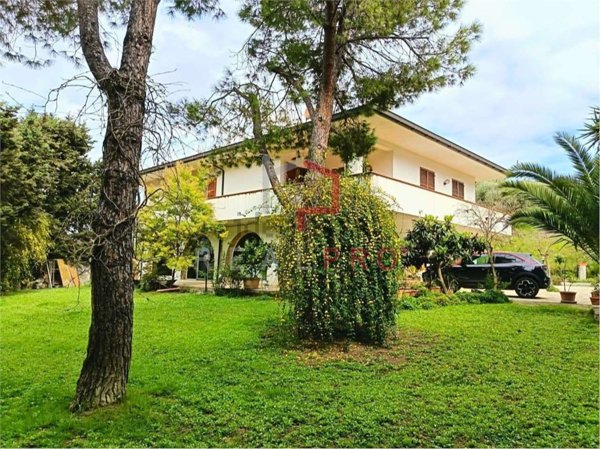casa indipendente in vendita a Spoltore in zona Ripoli