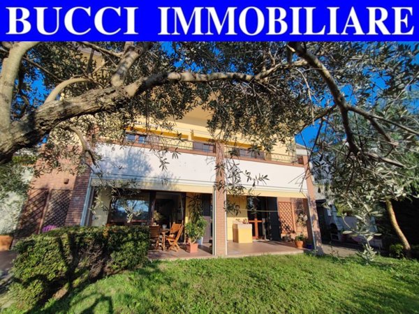 casa indipendente in vendita a Spoltore in zona Villa Santa Maria