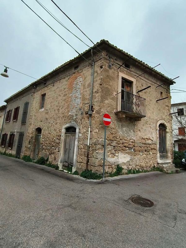 casa indipendente in vendita a Tocco da Casauria