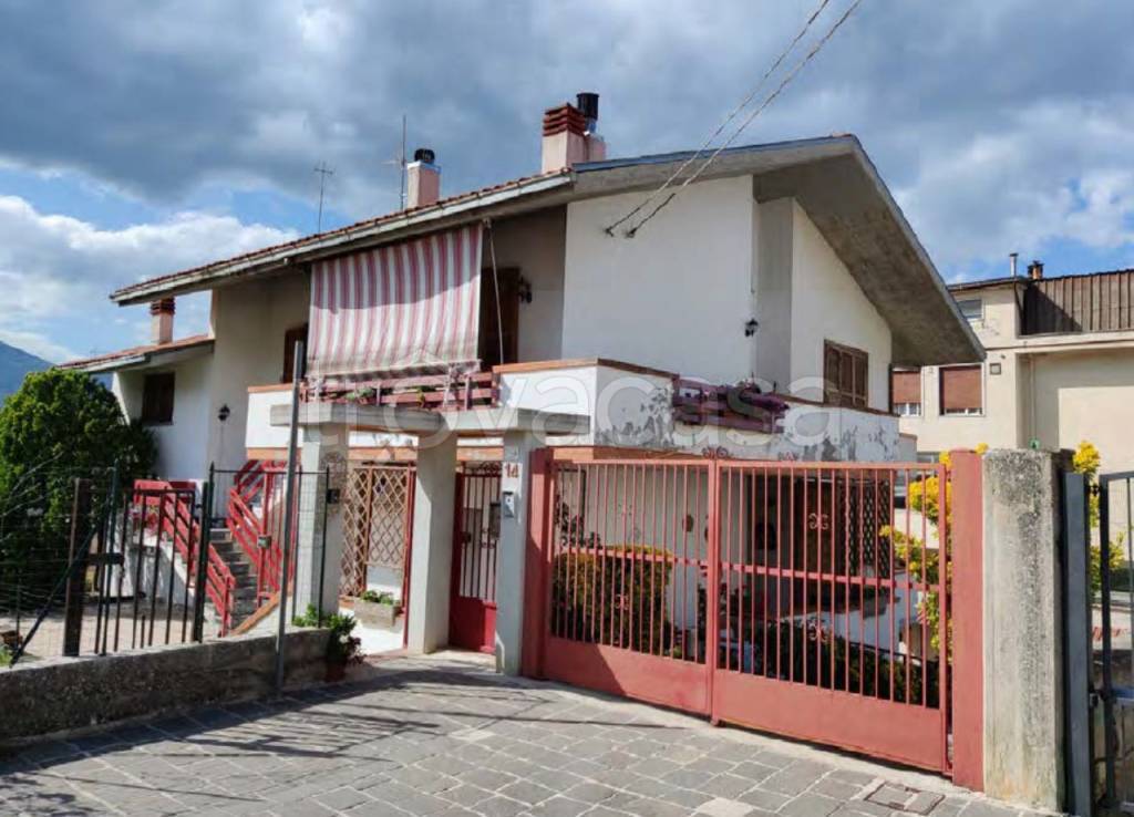 locale di sgombero in vendita a Tocco da Casauria