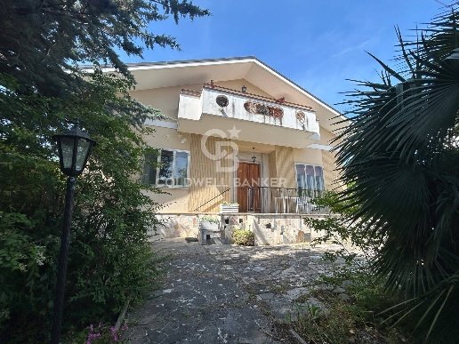 casa indipendente in vendita a Tocco da Casauria