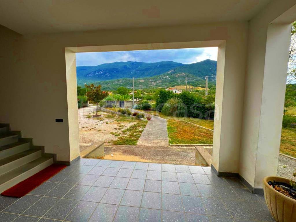 casa indipendente in vendita a Tocco da Casauria