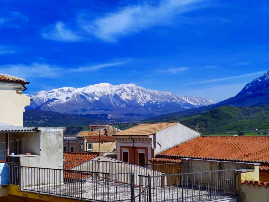 casa indipendente in vendita a Tocco da Casauria
