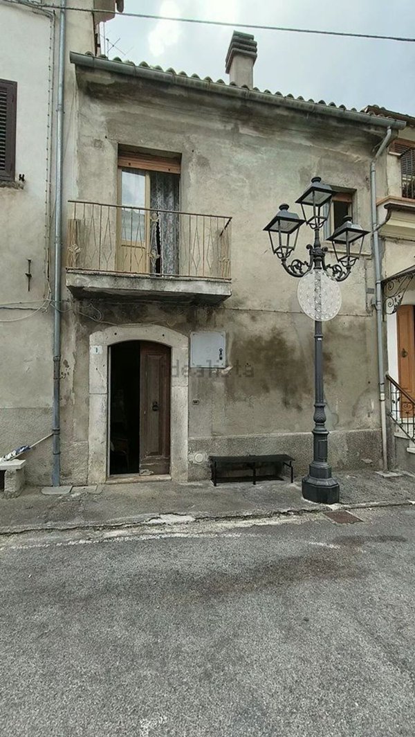 casa indipendente in vendita a Tocco da Casauria