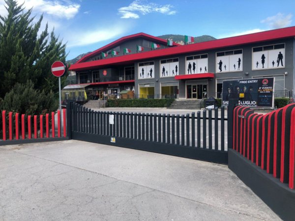 negozio in vendita a Tocco da Casauria in zona Rovètone