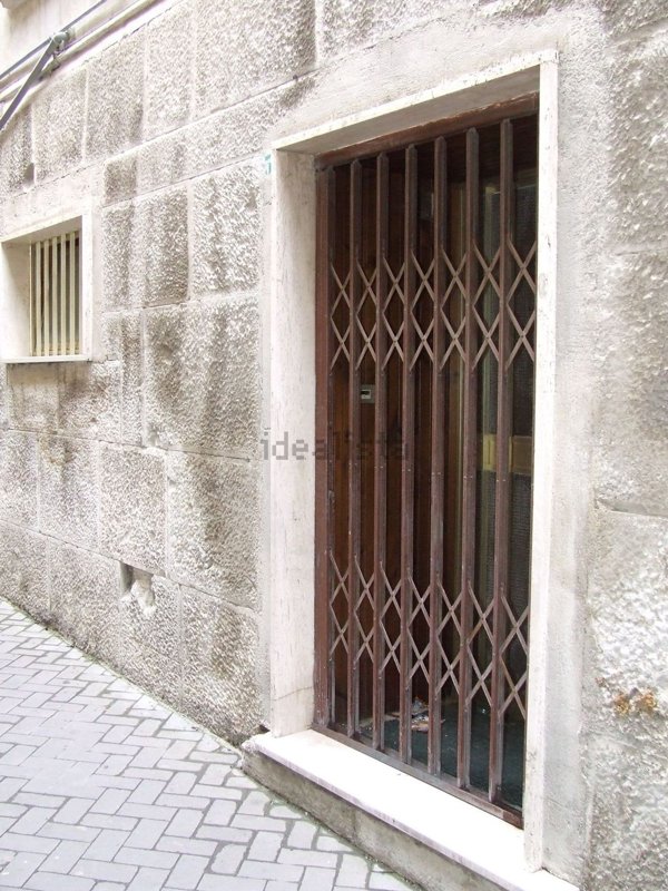 ufficio in vendita a Tocco da Casauria