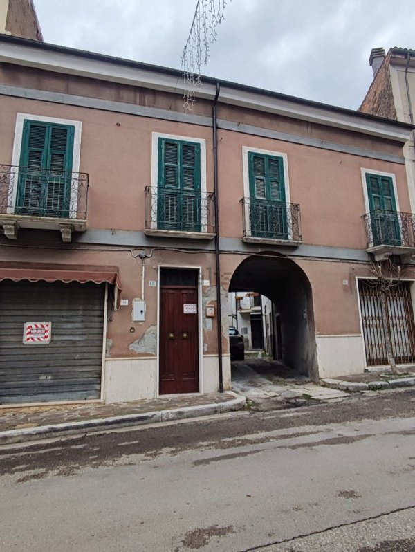 locale commerciale in vendita a Tocco da Casauria