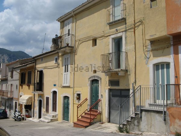 casa indipendente in vendita a Tocco da Casauria