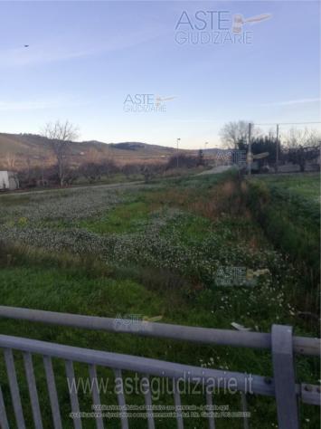 terreno edificabile in vendita a Tocco da Casauria in zona Rovètone