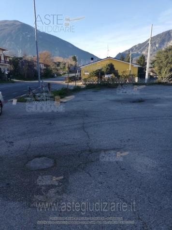 locale commerciale in vendita a Tocco da Casauria