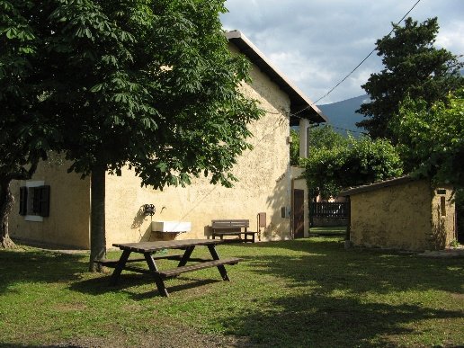 casa indipendente in vendita a Tocco da Casauria in zona Pareti