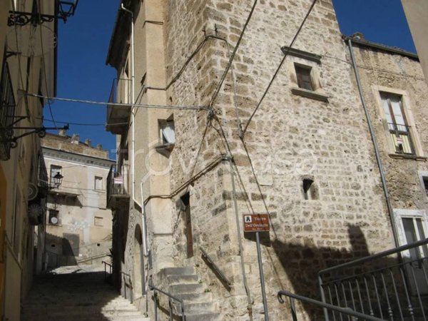 casa indipendente in vendita a Tocco da Casauria