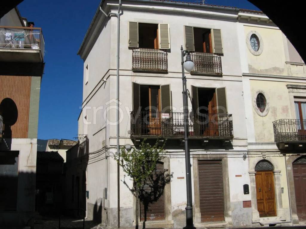 casa indipendente in vendita a Tocco da Casauria in zona Pareti