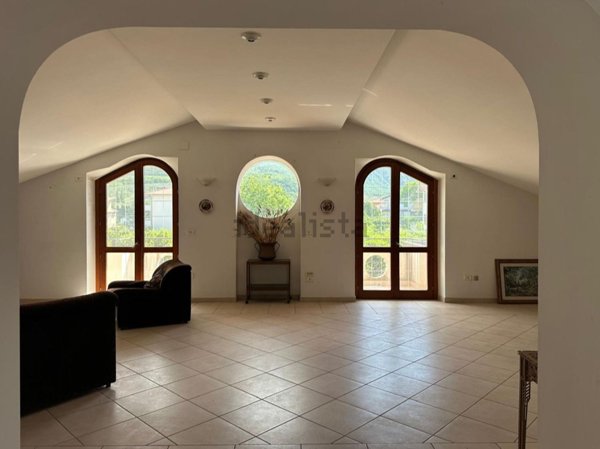 casa indipendente in vendita a Tocco da Casauria