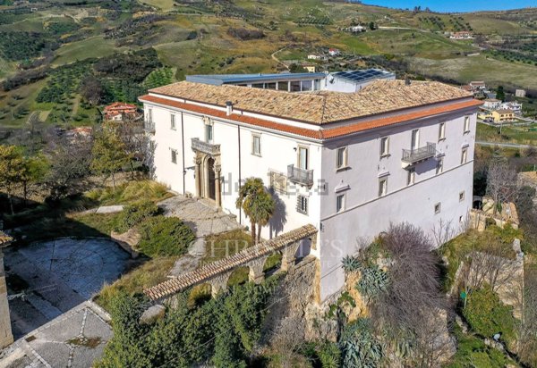 villa in vendita a Torre de' Passeri