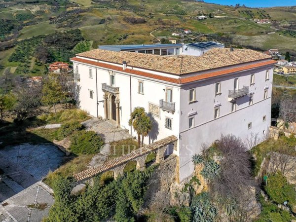 intera palazzina in vendita a Torre de' Passeri