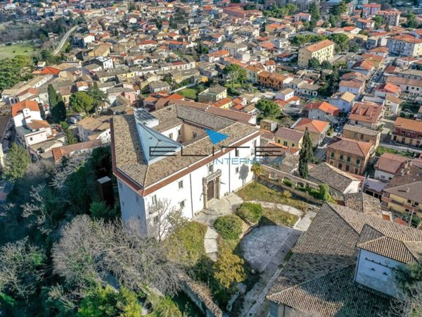 intera palazzina in vendita a Torre de' Passeri