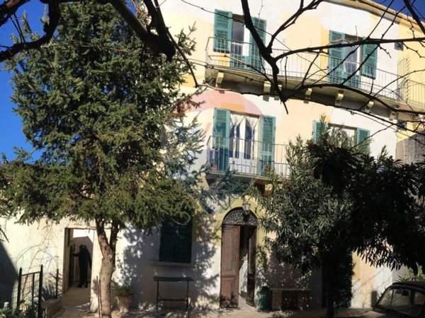 casa indipendente in vendita a Torre de' Passeri