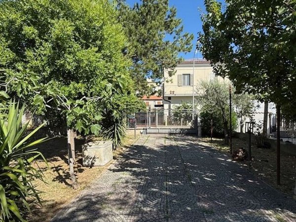 casa indipendente in vendita a Torre de' Passeri