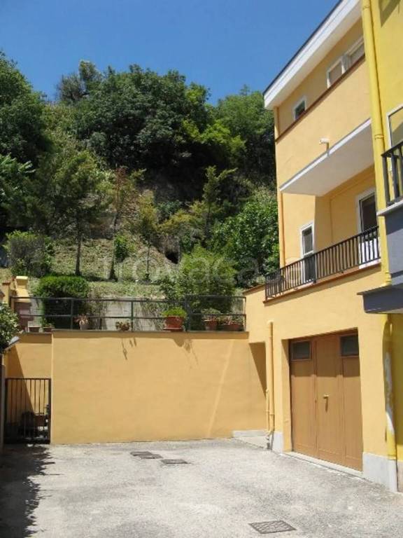 casa indipendente in vendita a Torre de' Passeri