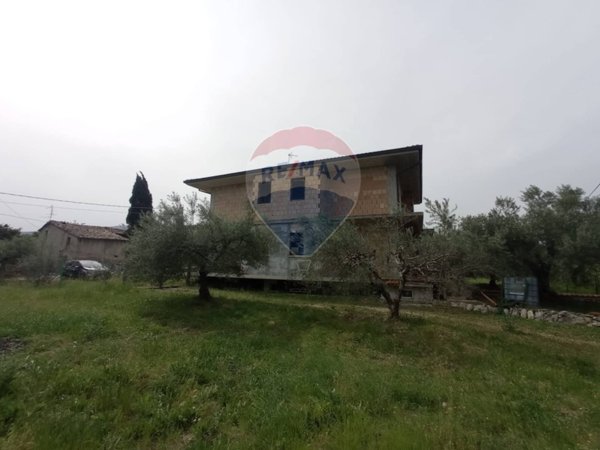 casa indipendente in vendita a Turrivalignani