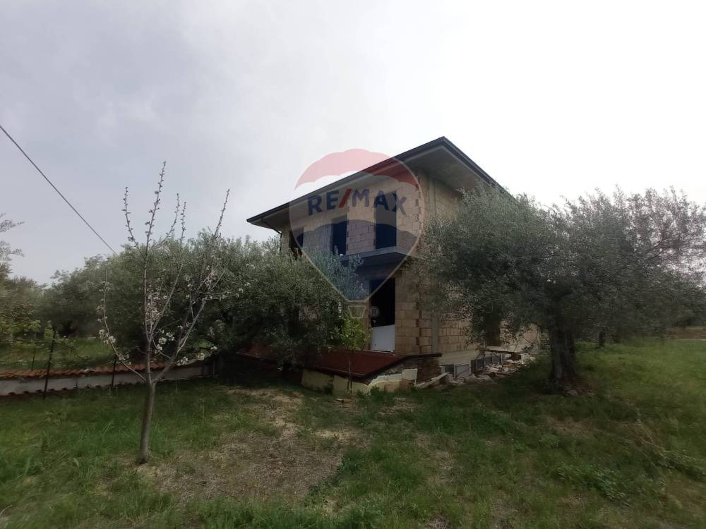 casa indipendente in vendita a Turrivalignani