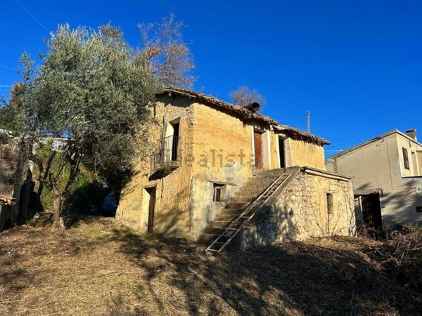 quadrivano in vendita a Turrivalignani