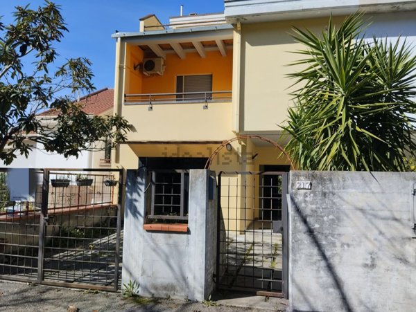 casa indipendente in vendita a Turrivalignani in zona Pescarina