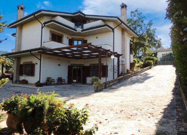 casa indipendente in vendita a Turrivalignani