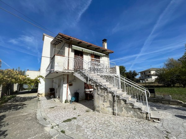 casa indipendente in vendita a Turrivalignani