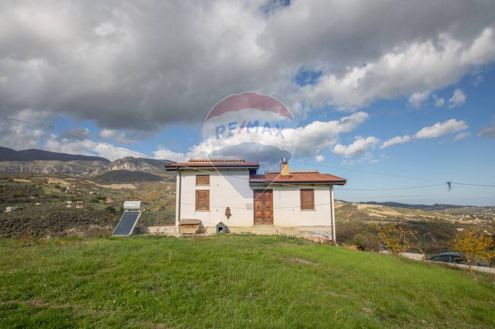 casa indipendente in vendita a Vicoli