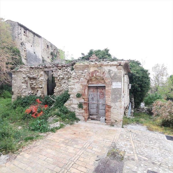 casa indipendente in vendita a Vicoli