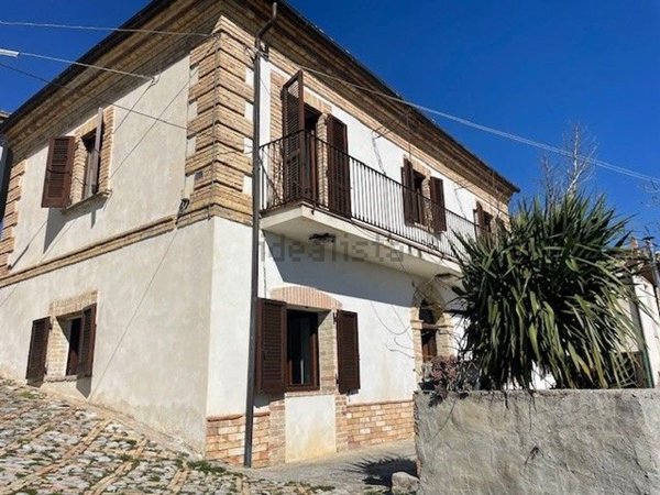 casa indipendente in vendita a Vicoli