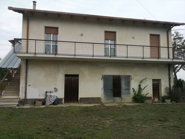 casa indipendente in vendita a Vicoli