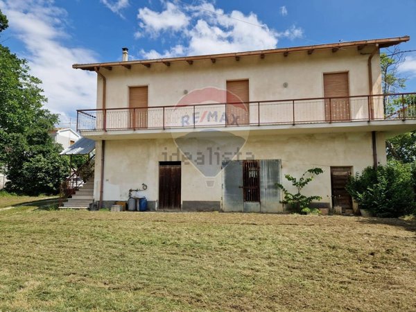 casa indipendente in vendita a Vicoli