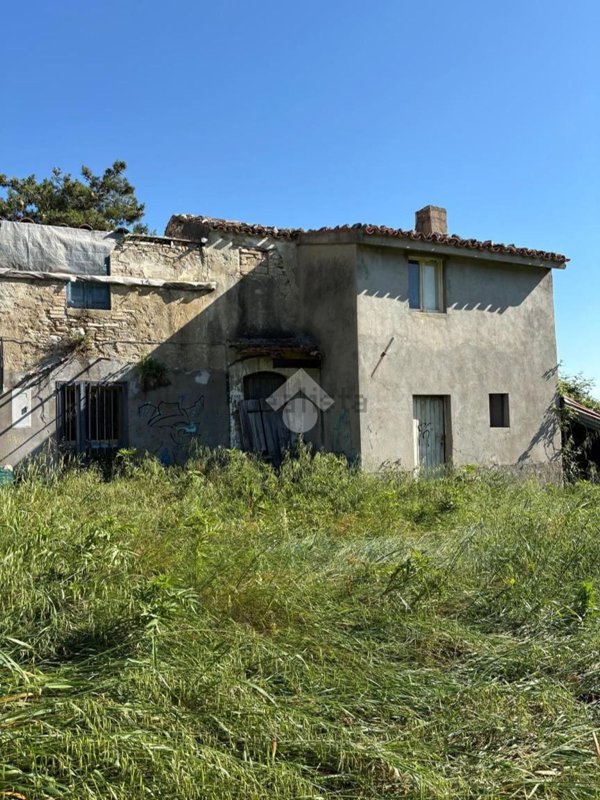 casa indipendente in vendita a Vicoli