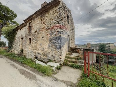 casa indipendente in vendita ad Altino in zona Fonte