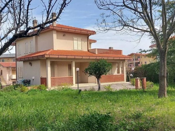 casa indipendente in vendita ad Altino