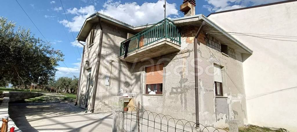 casa indipendente in vendita ad Altino in zona Sant'Angelo