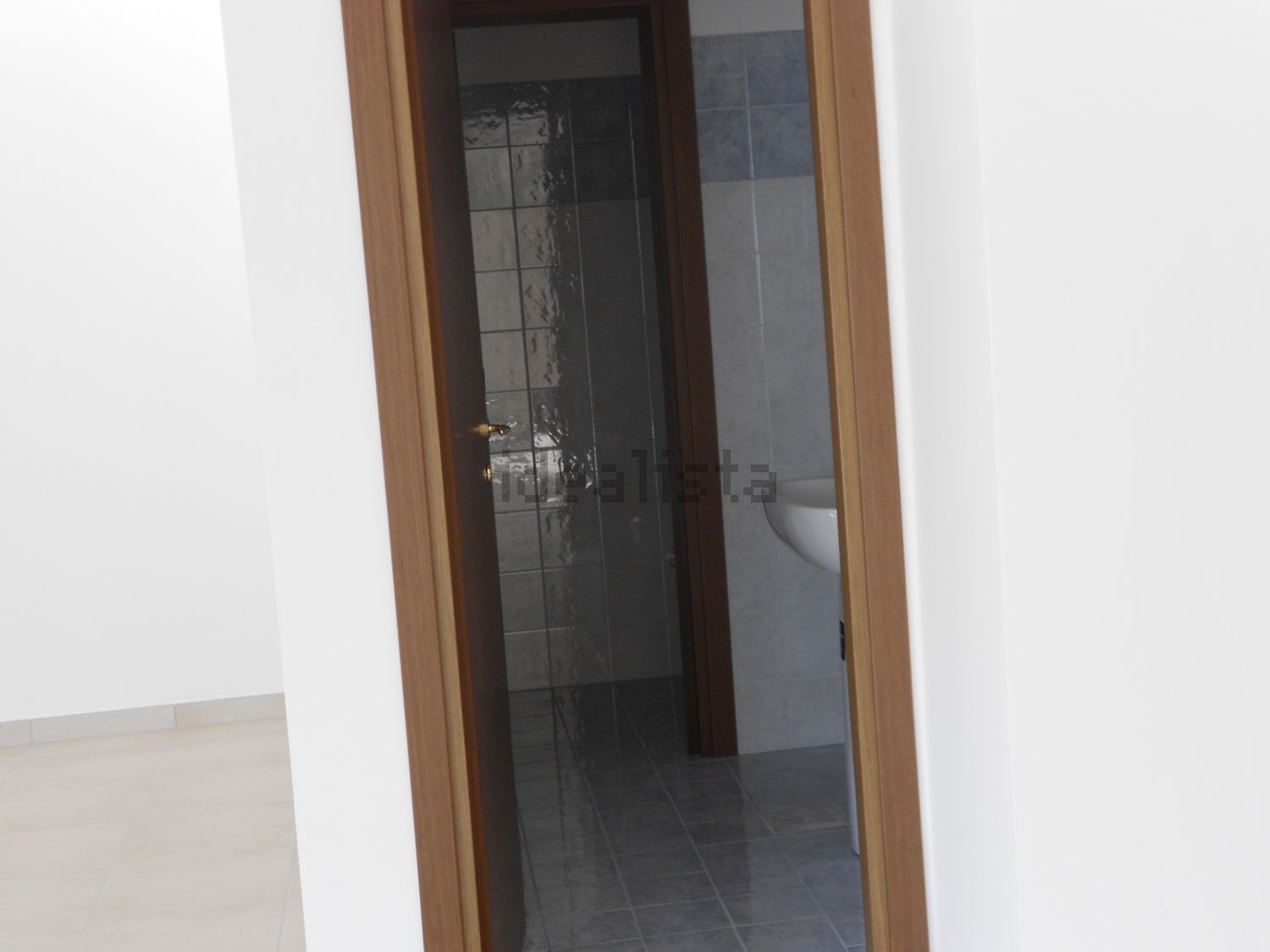 locale commerciale in vendita ad Altino