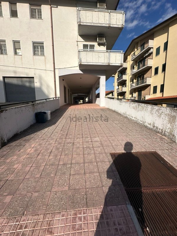 locale commerciale in vendita ad Altino