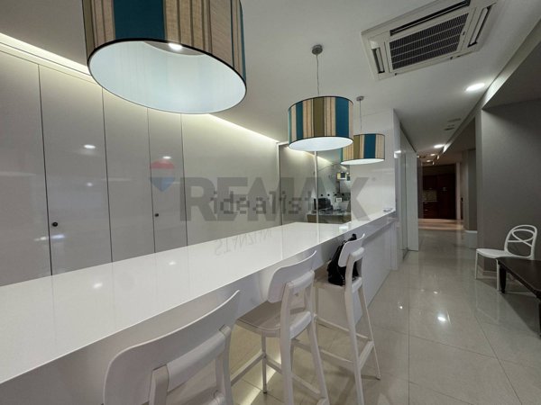 locale commerciale in vendita ad Altino