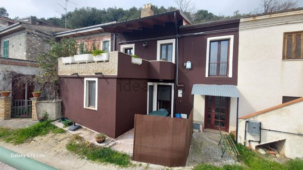 quadrivano in vendita ad Altino in zona Briccioli